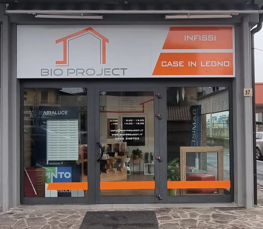 Vista esterno showroom Bio Project Srls a Casalgrande, via Statale 37