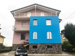 Una ristrutturazione di una casa bifamigliare