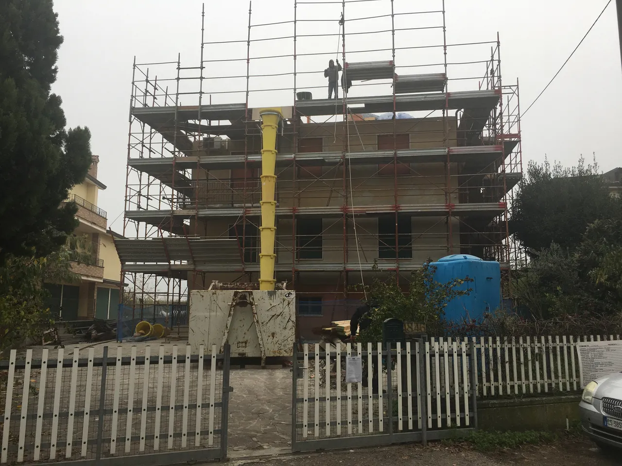 Una ristrutturazione di una casa bifamigliare